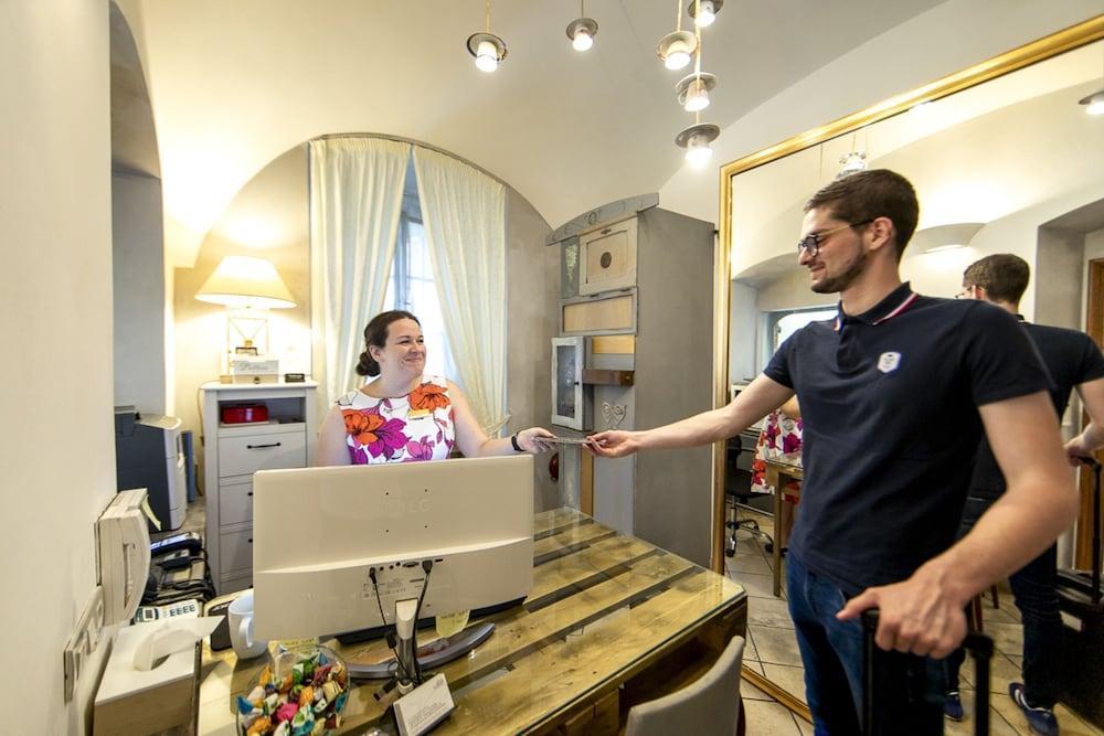 Miss Sophie'S Charles Bridge Hotel Prague Exterior photo
