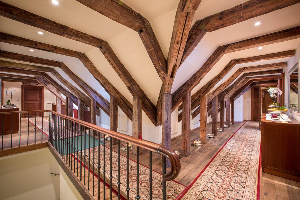 Miss Sophie'S Charles Bridge Hotel Prague Exterior photo
