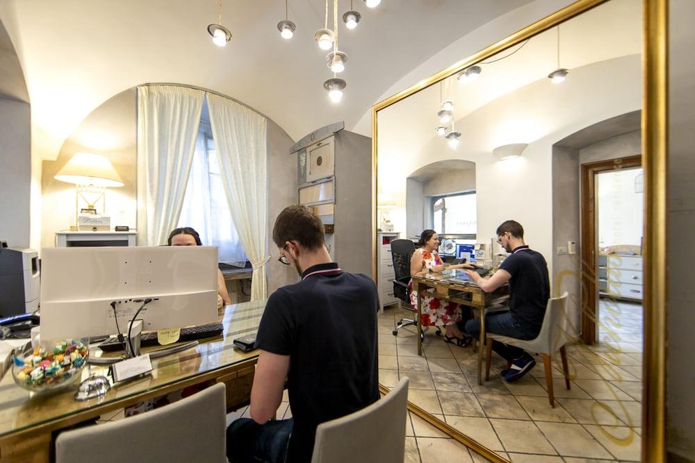 Miss Sophie'S Charles Bridge Hotel Prague Exterior photo