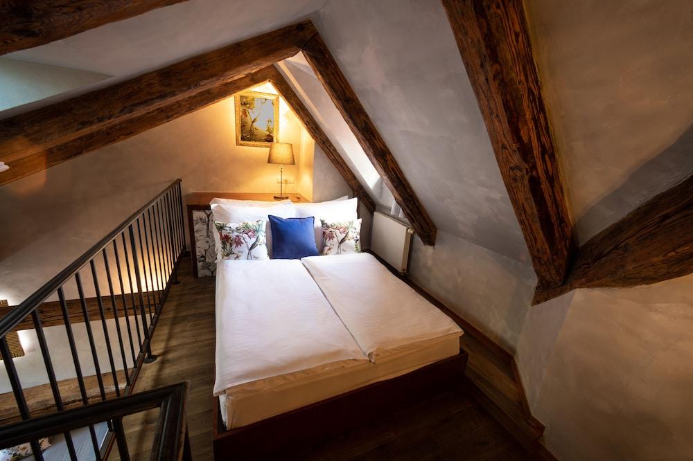 Miss Sophie'S Charles Bridge Hotel Prague Exterior photo