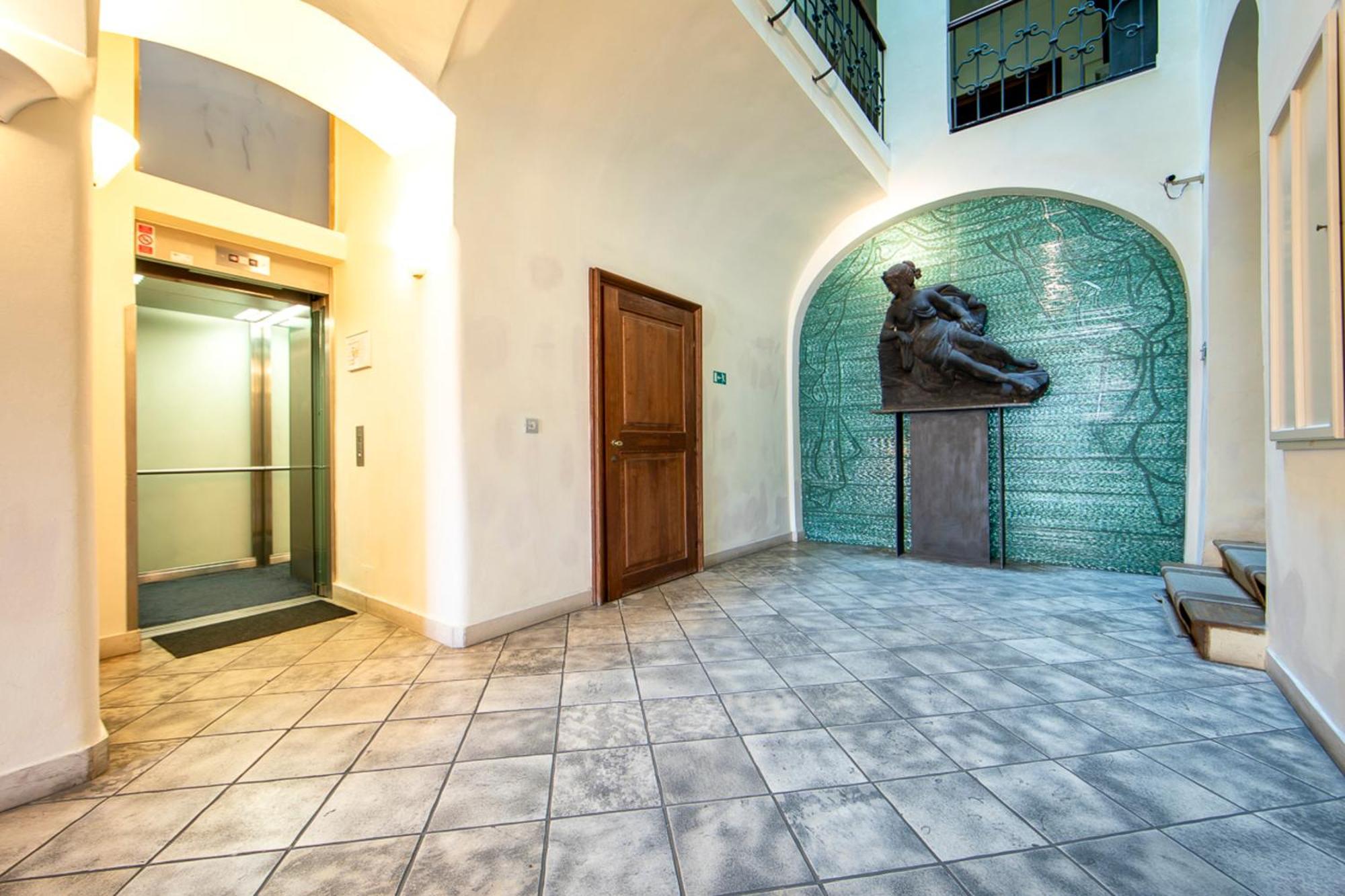 Miss Sophie'S Charles Bridge Hotel Prague Exterior photo